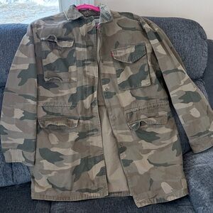 Women’s Levi Strauss and Company camo jacket